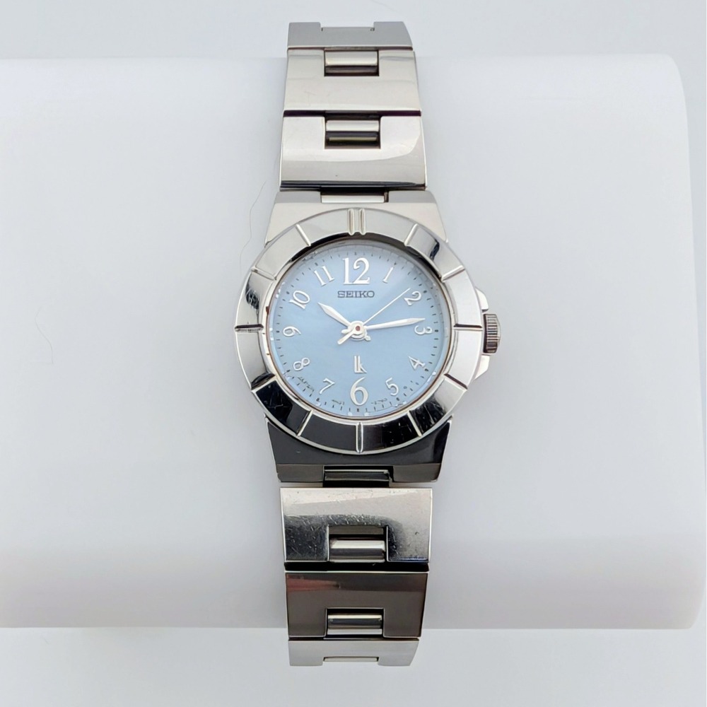Vintage Seiko Lukia Women's Watch 4N21-1130 Blue MOP Dial Stainless Steel 5.75"